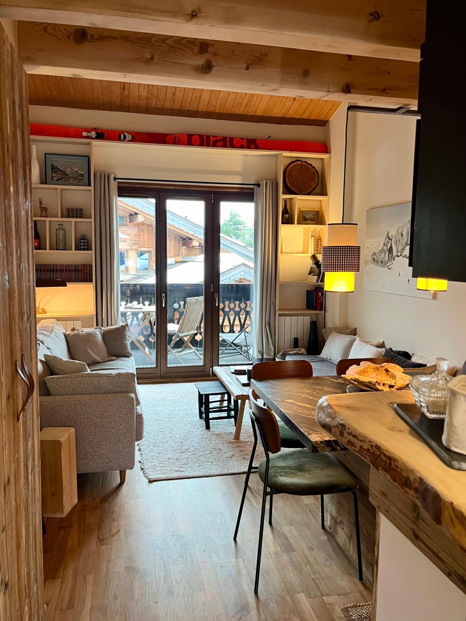 Appartement ensoleillé aux Tines, vue Massif Chamonix Mont Blanc Exterior foto
