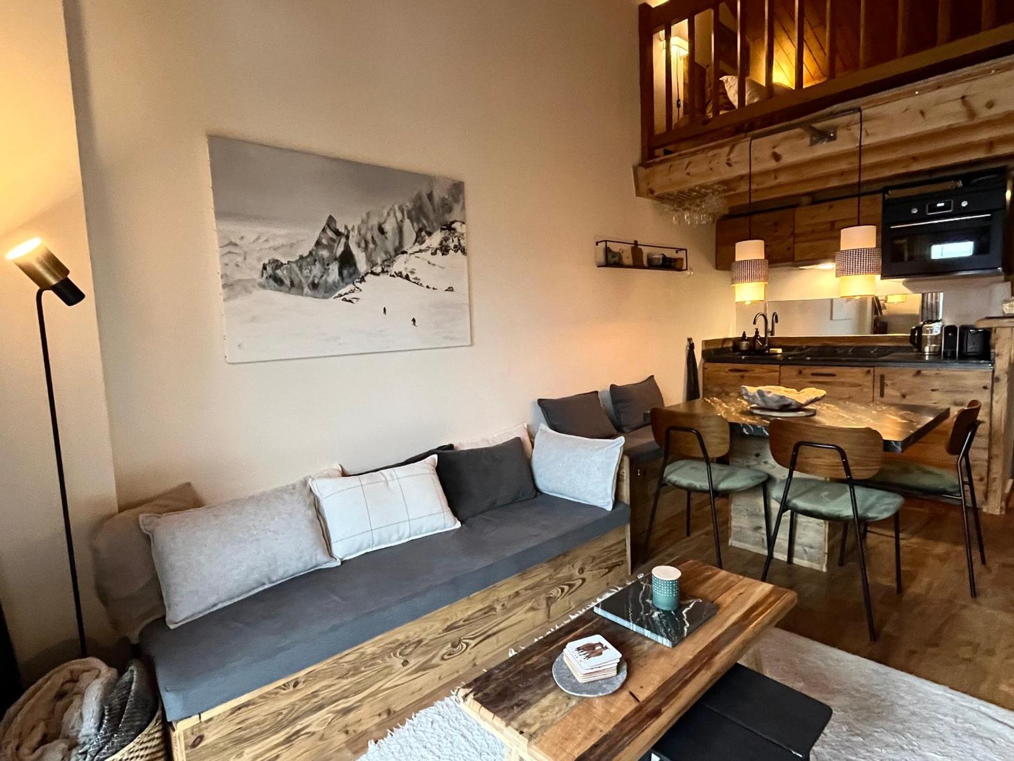 Appartement ensoleillé aux Tines, vue Massif Chamonix Mont Blanc Exterior foto